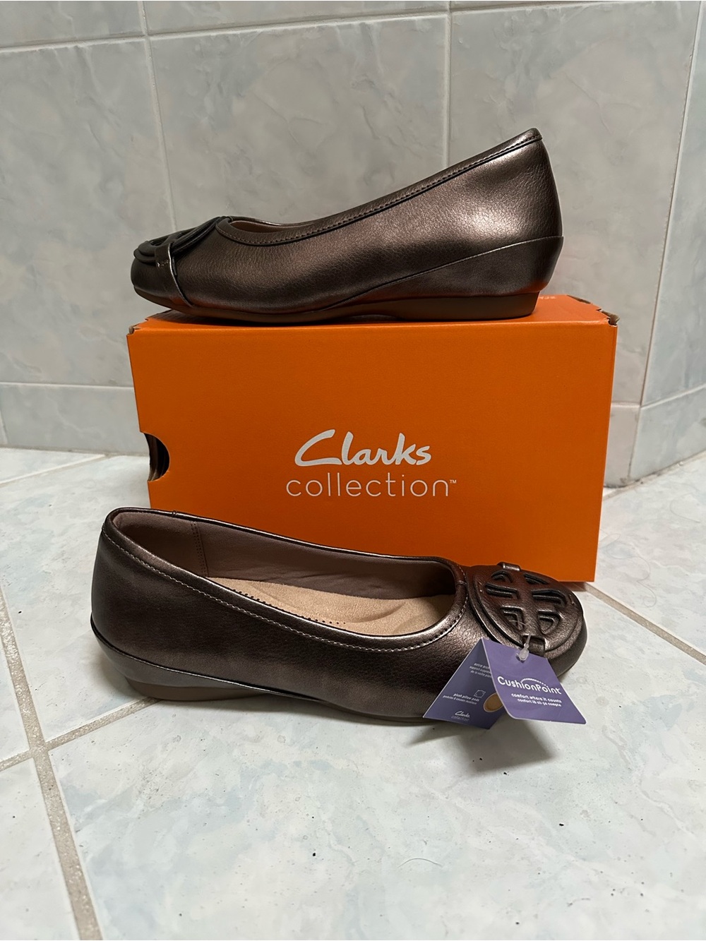 NWT Clarks Cathrynn Luna Women's Bronze Metallic Micro Wedge Flat Size 6.5 WIDE